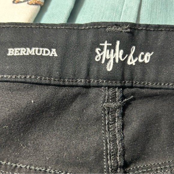 New Style & Co Women's Size 10 Mid Rise Denim Raw-Edge Bermuda Shorts, Black - Picture 4 of 7
